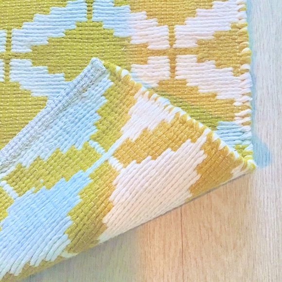 🏡Yellow Wool Diamond Accent Rug  - New! - Picture 2 of 3